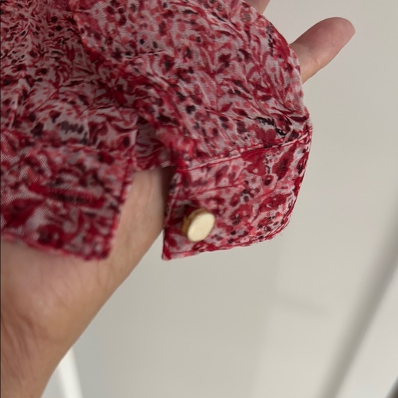 Red Asymmetrical Long Sleeve Buttoned Blouse - Picture 4 of 7